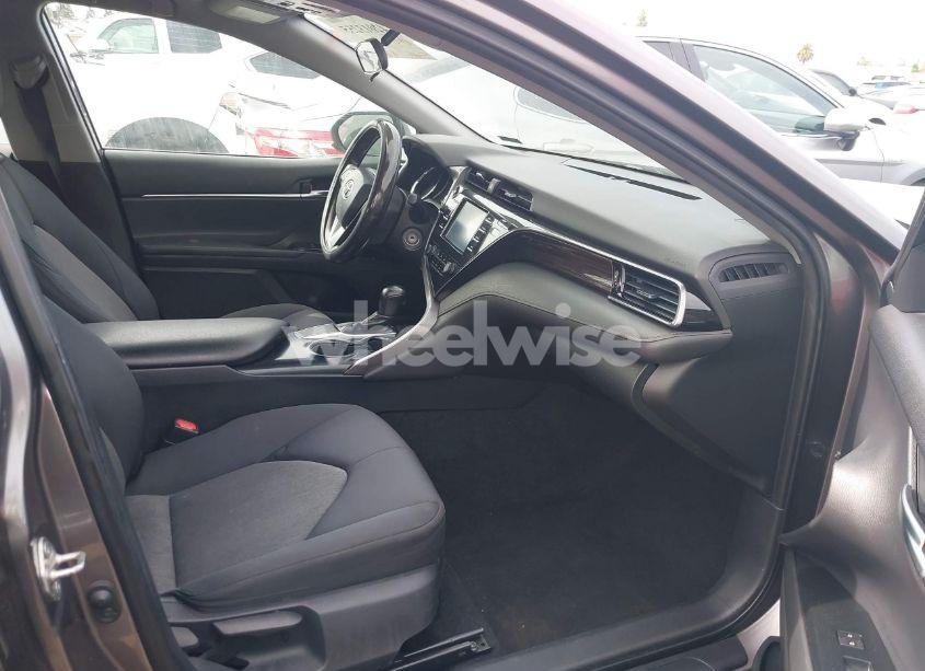 Photo 5 of 2019 Toyota Camry LE (VIN 4T1B11HK4KU254853)