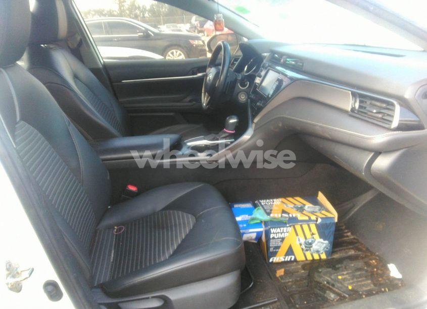 Photo 5 of 2019 Toyota Camry SE (VIN 4T1B11HK4KU262676)