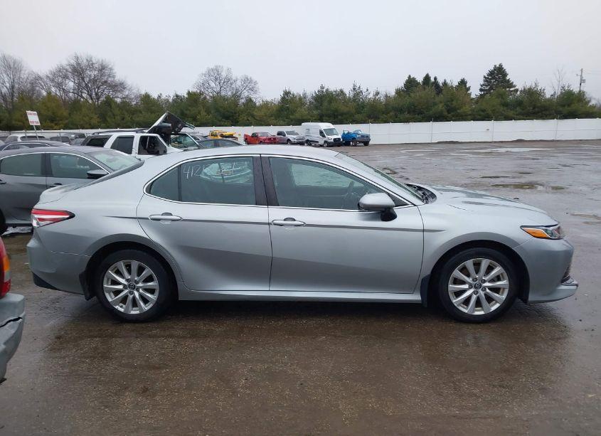 Photo 13 of 2019 Toyota Camry LE (VIN 4T1B11HK4KU263651)