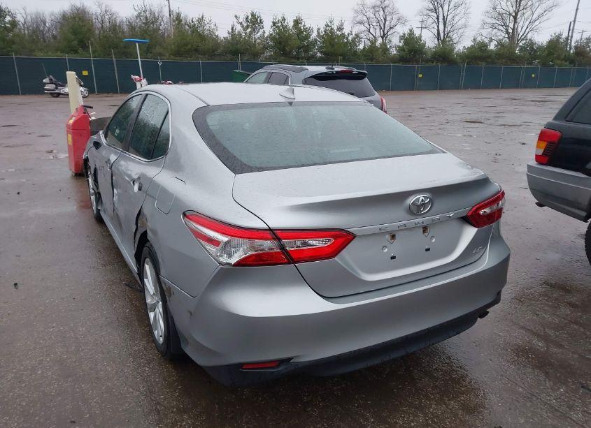 Photo 3 of 2019 Toyota Camry LE (VIN 4T1B11HK4KU263651)