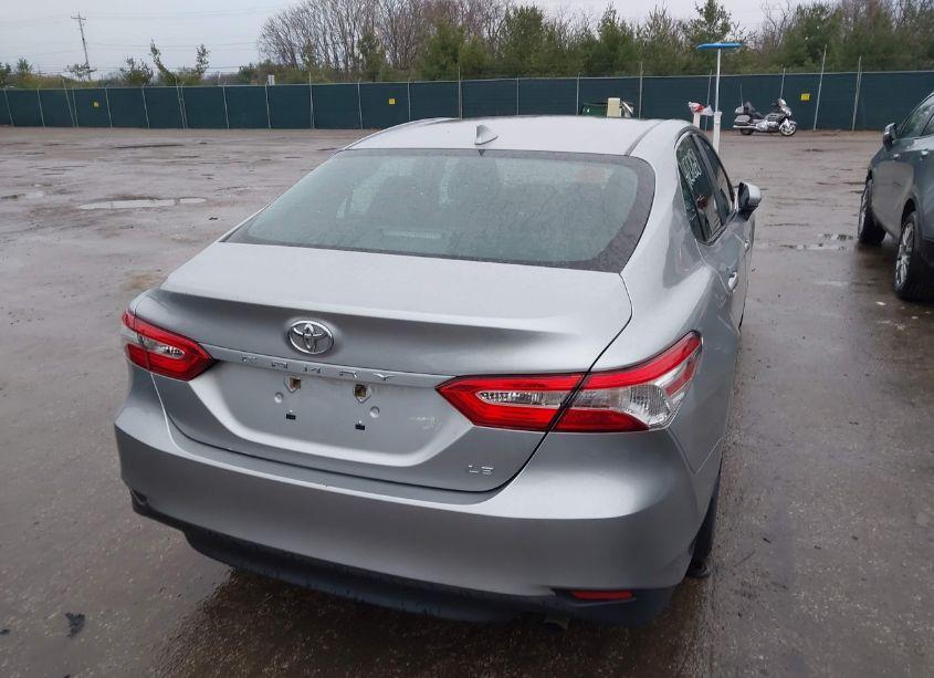 Photo 4 of 2019 Toyota Camry LE (VIN 4T1B11HK4KU263651)