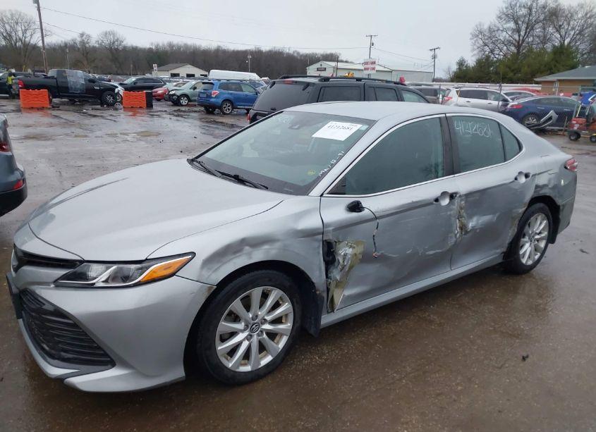 Photo 6 of 2019 Toyota Camry LE (VIN 4T1B11HK4KU263651)