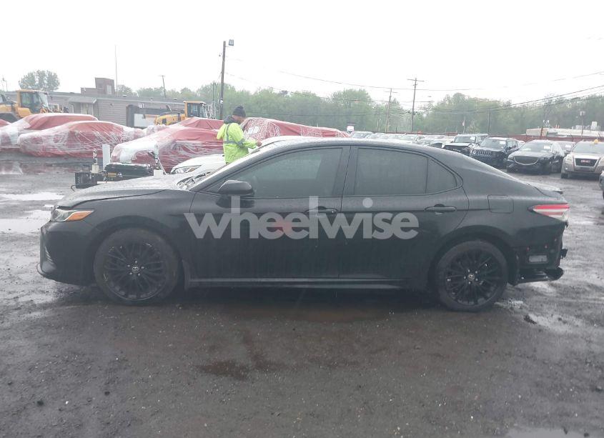 Photo 14 of 2019 Toyota Camry SE (VIN 4T1B11HK4KU268400)