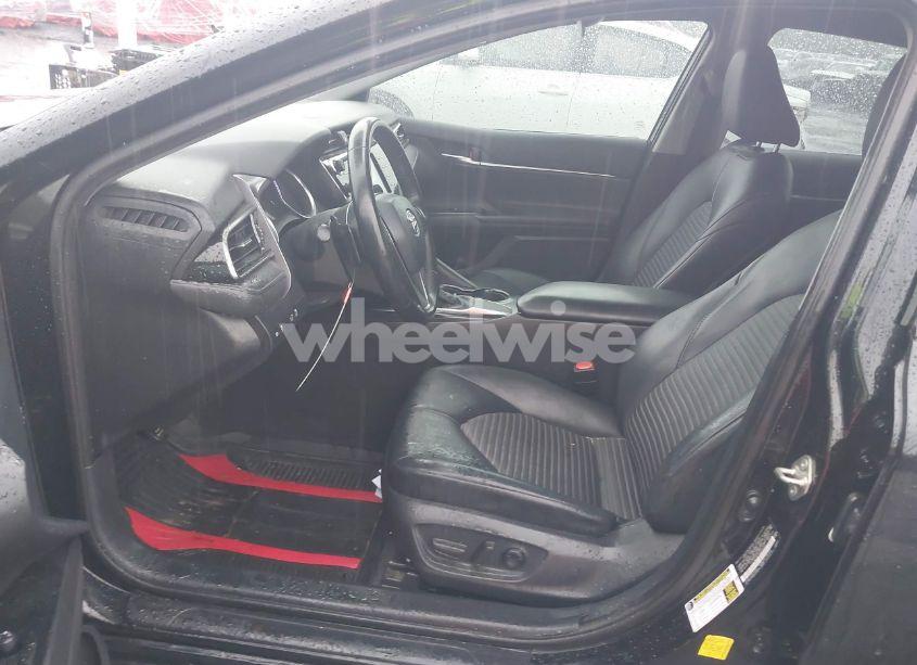 Photo 5 of 2019 Toyota Camry SE (VIN 4T1B11HK4KU268400)