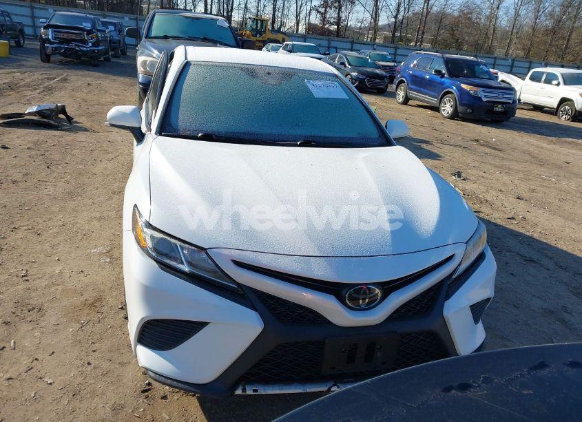 Photo 12 of 2019 Toyota Camry SE (VIN 4T1B11HK4KU270535)