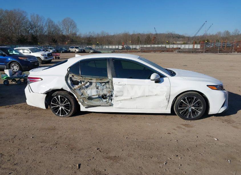 Photo 13 of 2019 Toyota Camry SE (VIN 4T1B11HK4KU270535)