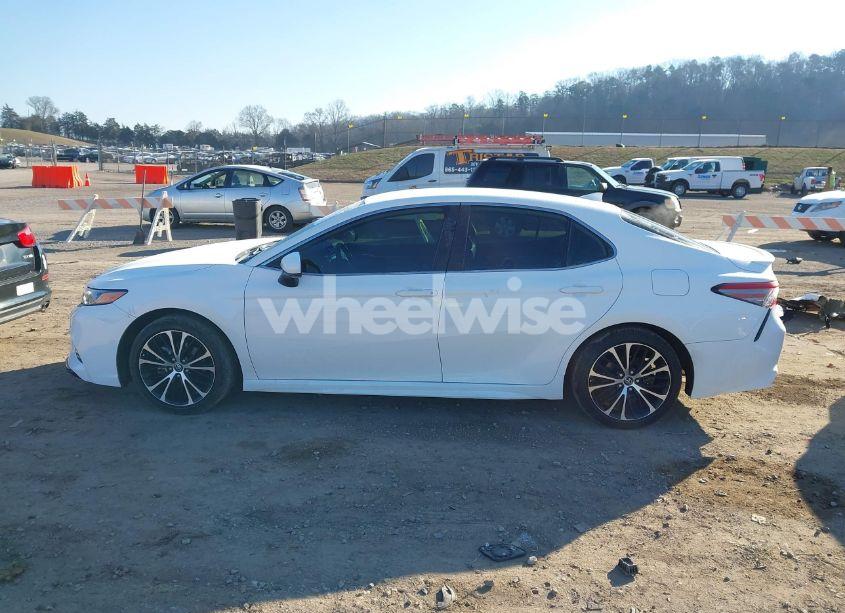 Photo 14 of 2019 Toyota Camry SE (VIN 4T1B11HK4KU270535)