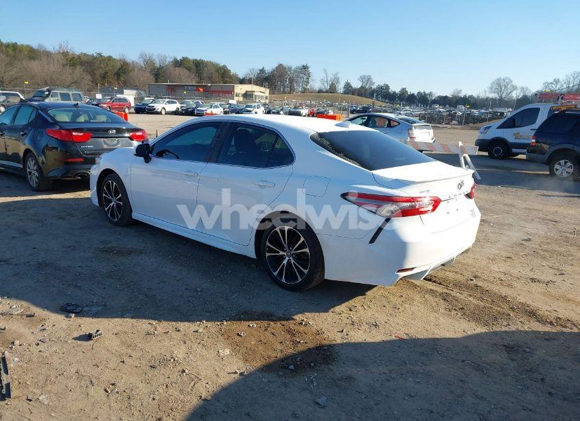 Photo 3 of 2019 Toyota Camry SE (VIN 4T1B11HK4KU270535)