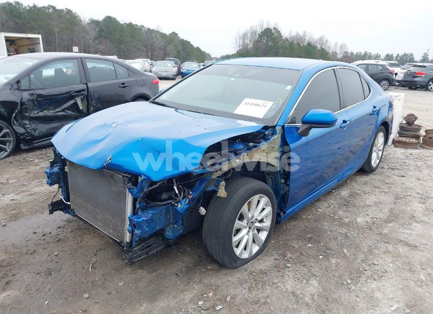 Photo 2 of 2019 Toyota Camry LE (VIN 4T1B11HK4KU272348)