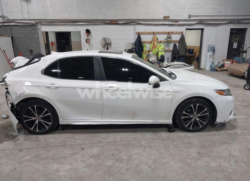 Photo 13 of 2019 Toyota Camry SE (VIN 4T1B11HK4KU280191)