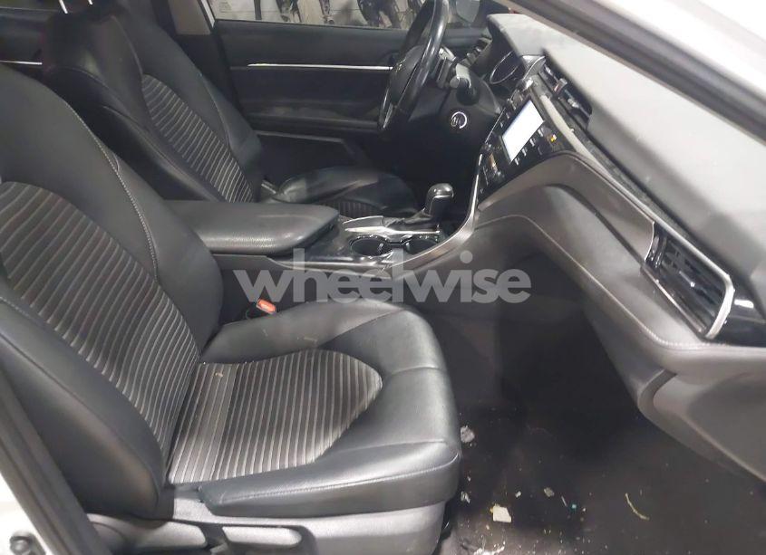 Photo 5 of 2019 Toyota Camry SE (VIN 4T1B11HK4KU280191)