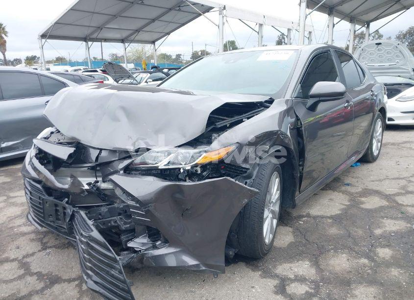 Photo 2 of 2019 Toyota Camry LE (VIN 4T1B11HK4KU281213)