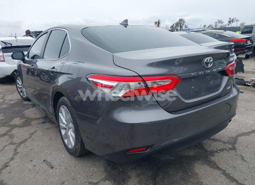 Photo 3 of 2019 Toyota Camry LE (VIN 4T1B11HK4KU281213)