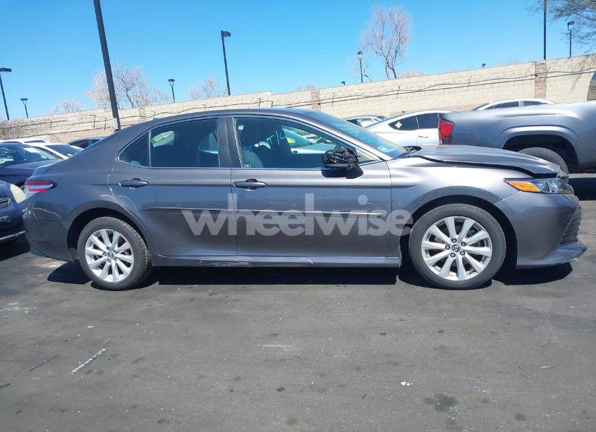 Photo 13 of 2019 Toyota Camry LE (VIN 4T1B11HK4KU288503)