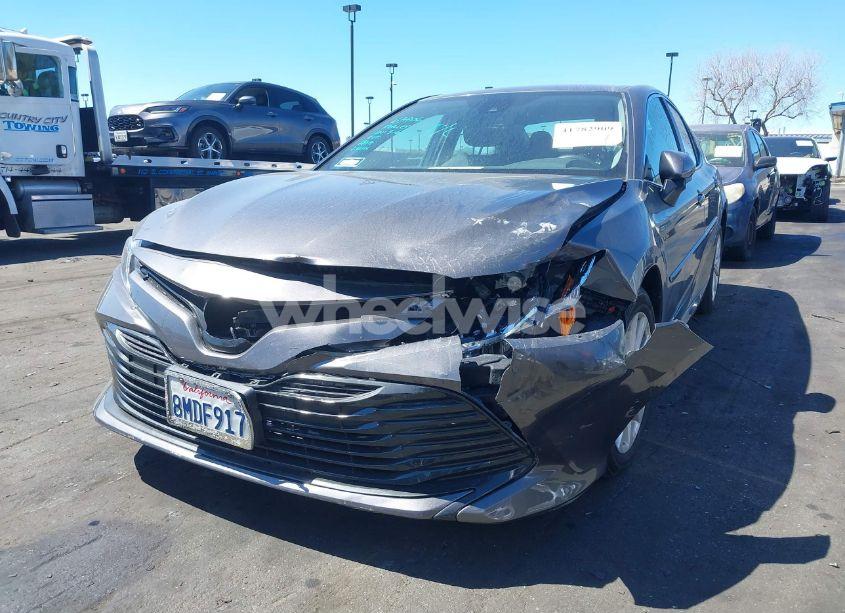 Photo 6 of 2019 Toyota Camry LE (VIN 4T1B11HK4KU288503)