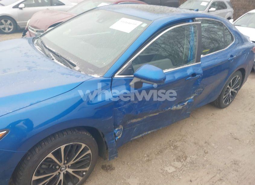 Photo 6 of 2019 Toyota Camry SE (VIN 4T1B11HK4KU297864)