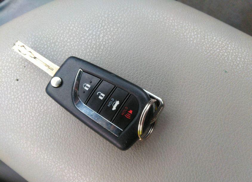 Photo 11 of 2019 Toyota Camry LE (VIN 4T1B11HK4KU689422)