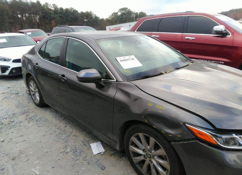 Photo 13 of 2019 Toyota Camry LE (VIN 4T1B11HK4KU689422)