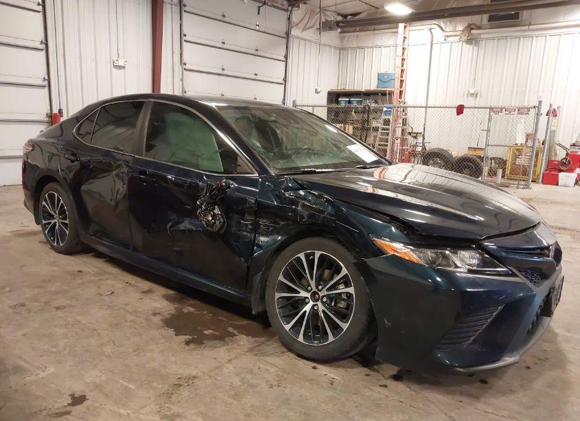 2019 Toyota Camry SE (VIN 4T1B11HK4KU712309) main photo