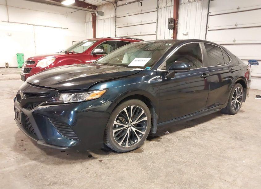 Photo 2 of 2019 Toyota Camry SE (VIN 4T1B11HK4KU712309)