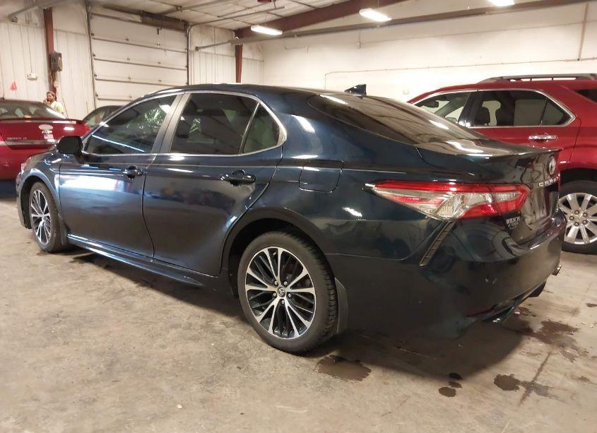 Photo 3 of 2019 Toyota Camry SE (VIN 4T1B11HK4KU712309)