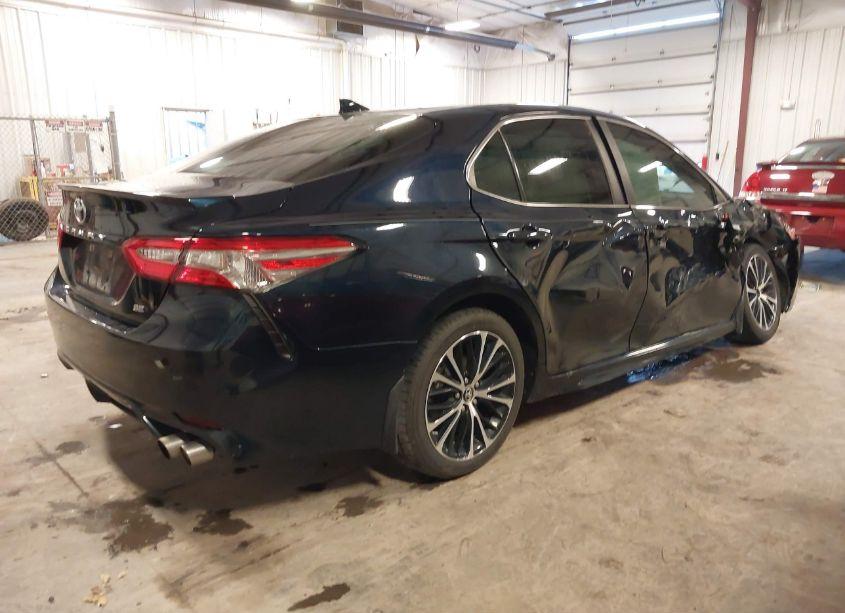 Photo 4 of 2019 Toyota Camry SE (VIN 4T1B11HK4KU712309)
