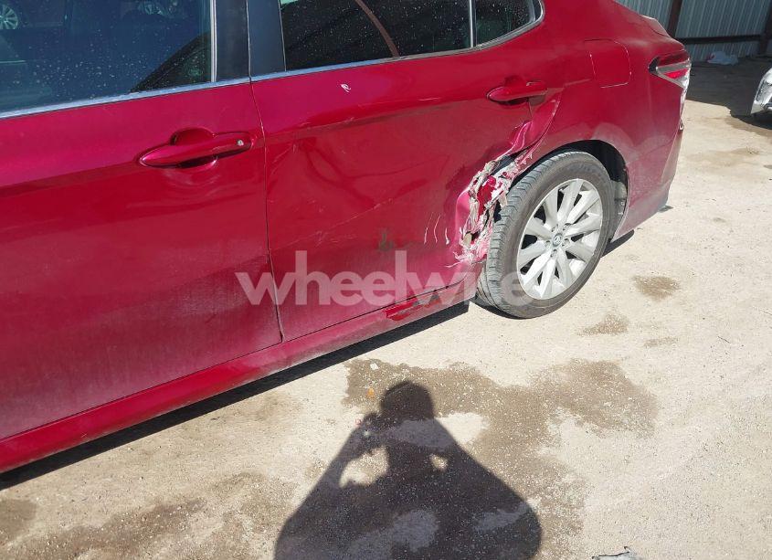 Photo 6 of 2019 Toyota Camry LE (VIN 4T1B11HK4KU725075)