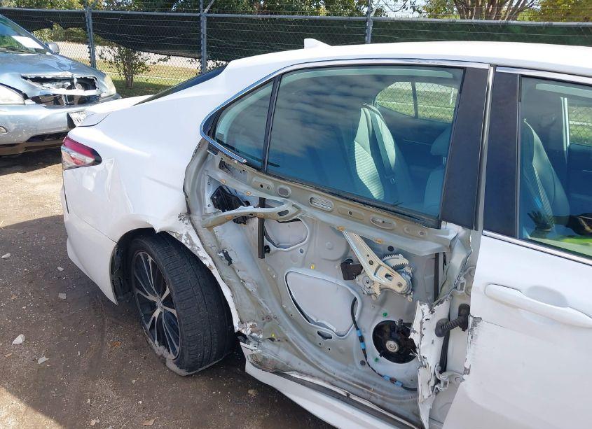 Photo 6 of 2019 Toyota Camry SE (VIN 4T1B11HK4KU729725)