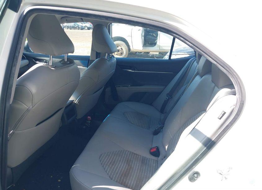 Photo 8 of 2019 Toyota Camry SE (VIN 4T1B11HK4KU729725)