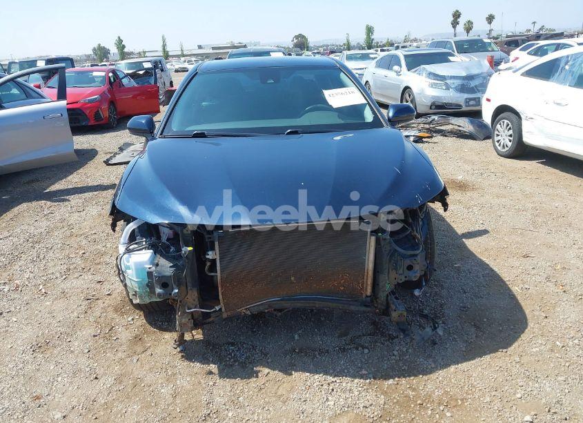 Photo 13 of 2019 Toyota Camry LE (VIN 4T1B11HK4KU733211)