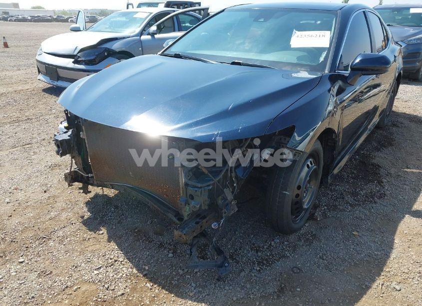 Photo 6 of 2019 Toyota Camry LE (VIN 4T1B11HK4KU733211)