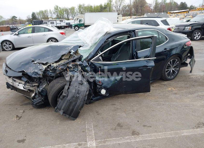 Photo 2 of 2019 Toyota Camry SE (VIN 4T1B11HK4KU750249)