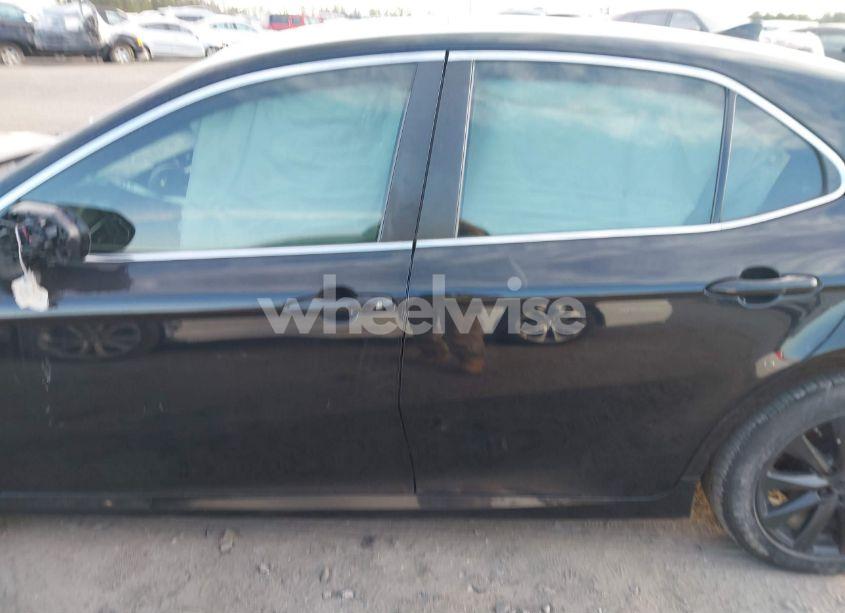 Photo 15 of 2019 Toyota Camry LE (VIN 4T1B11HK4KU763096)