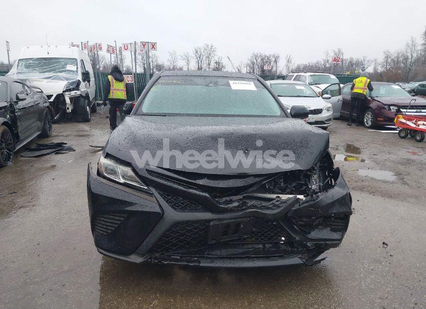 Photo 12 of 2019 Toyota Camry SE (VIN 4T1B11HK4KU765754)