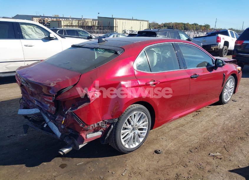 Photo 4 of 2019 Toyota Camry XLE (VIN 4T1B11HK4KU766404)