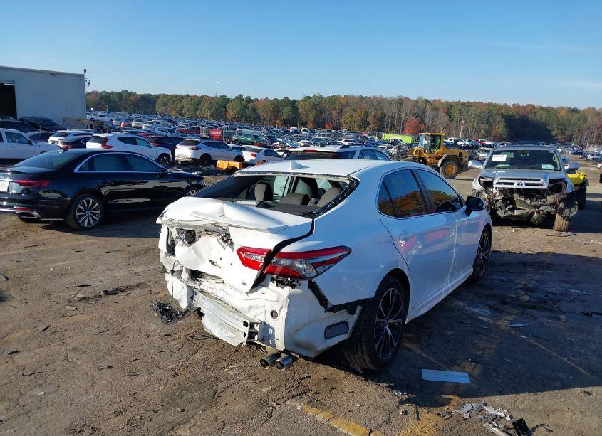 Photo 4 of 2019 Toyota Camry SE (VIN 4T1B11HK4KU780772)
