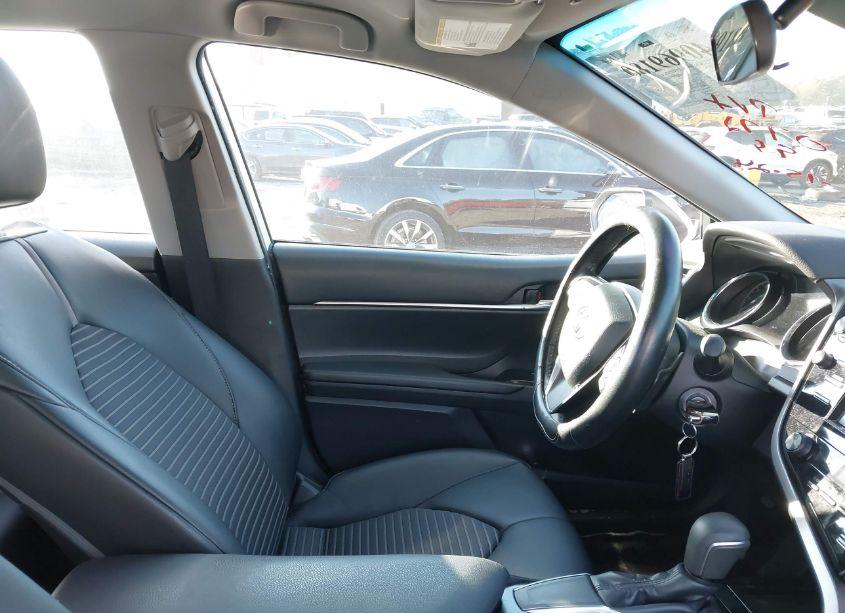 Photo 5 of 2019 Toyota Camry SE (VIN 4T1B11HK4KU780772)