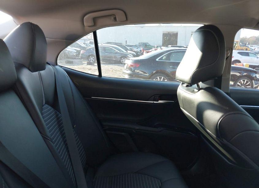 Photo 8 of 2019 Toyota Camry SE (VIN 4T1B11HK4KU780772)