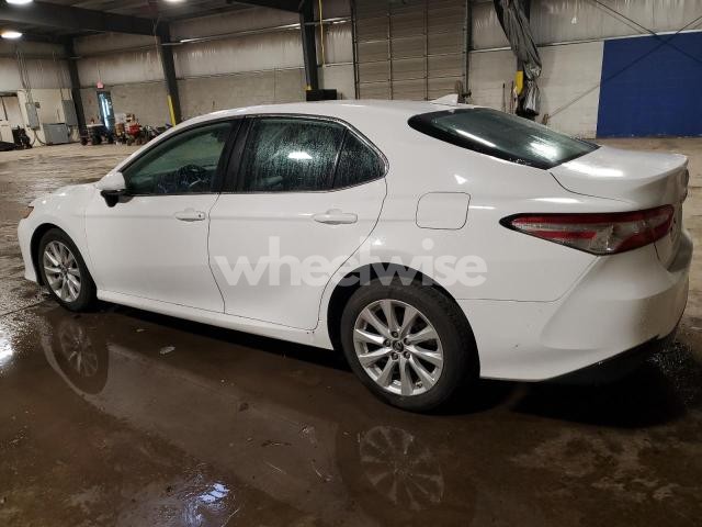 2019 TOYOTA CAMRY L (VIN 4T1B11HK4KU799032) main photo