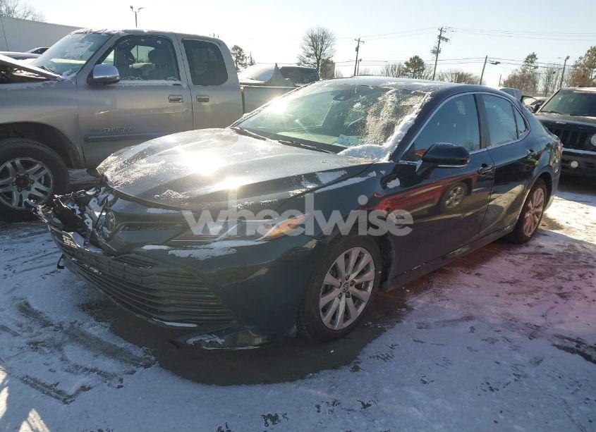 Photo 2 of 2019 Toyota Camry LE (VIN 4T1B11HK4KU799757)