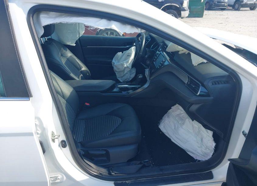 Photo 5 of 2019 Toyota Camry SE (VIN 4T1B11HK4KU807498)