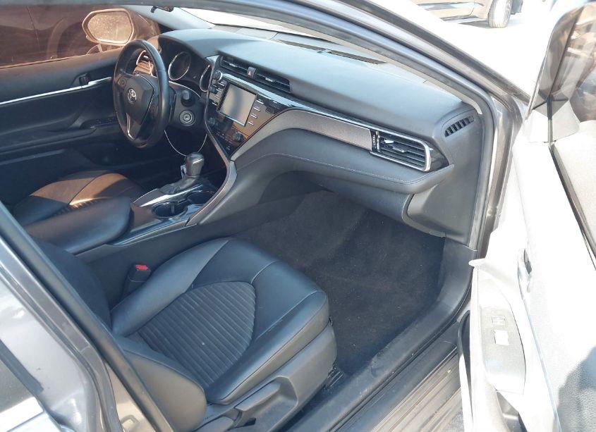 Photo 5 of 2019 Toyota Camry SE (VIN 4T1B11HK4KU810093)