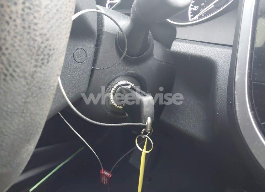 Photo 11 of 2019 Toyota Camry LE (VIN 4T1B11HK4KU810482)