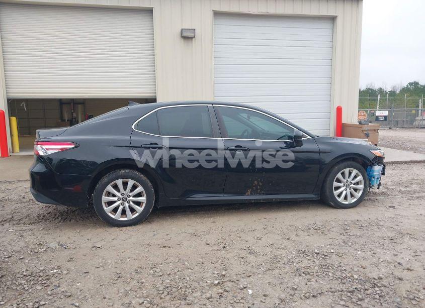 Photo 13 of 2019 Toyota Camry LE (VIN 4T1B11HK4KU810482)