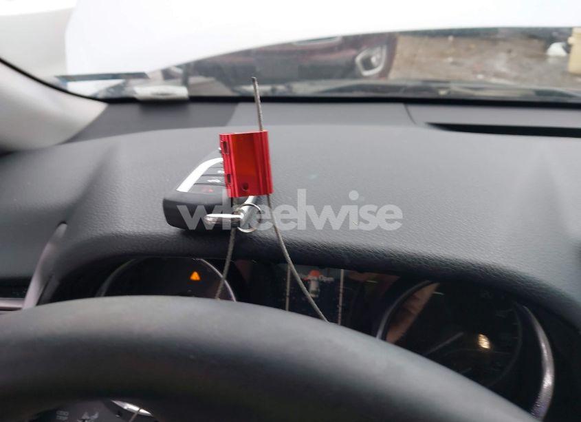 Photo 11 of 2019 Toyota Camry SE (VIN 4T1B11HK4KU834717)