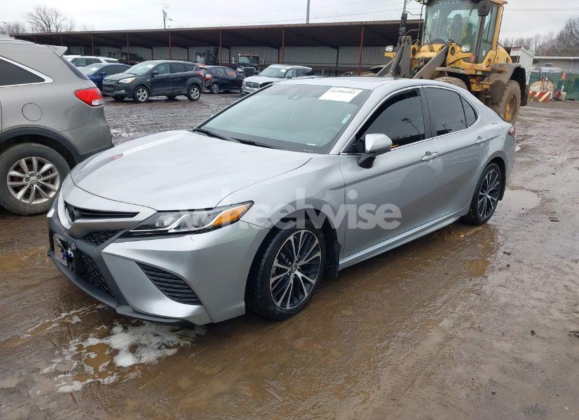 Photo 2 of 2019 Toyota Camry SE (VIN 4T1B11HK4KU834717)