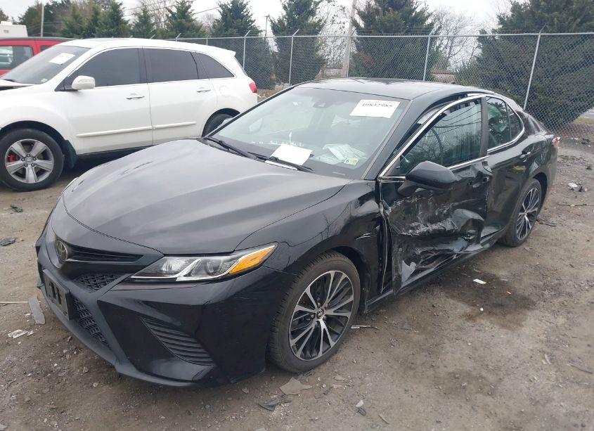 Photo 2 of 2019 Toyota Camry SE (VIN 4T1B11HK4KU842252)