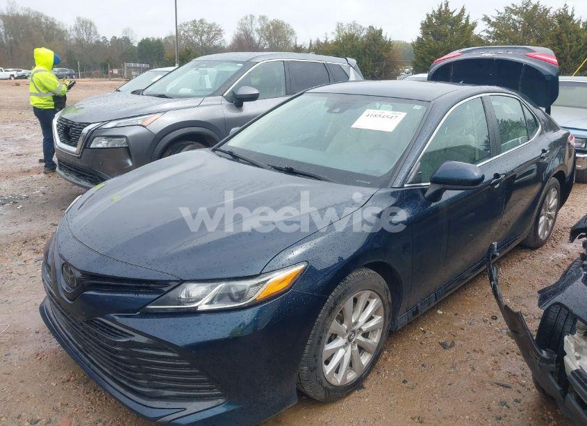 Photo 2 of 2019 Toyota Camry LE (VIN 4T1B11HK4KU848696)