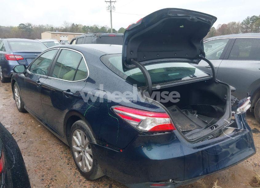 Photo 3 of 2019 Toyota Camry LE (VIN 4T1B11HK4KU848696)