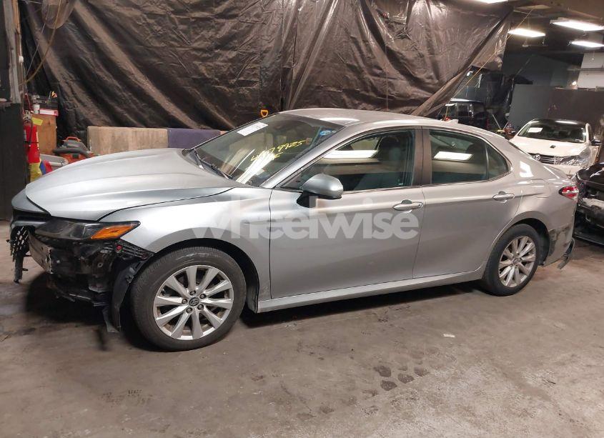 Photo 14 of 2019 Toyota Camry LE (VIN 4T1B11HK4KU856197)